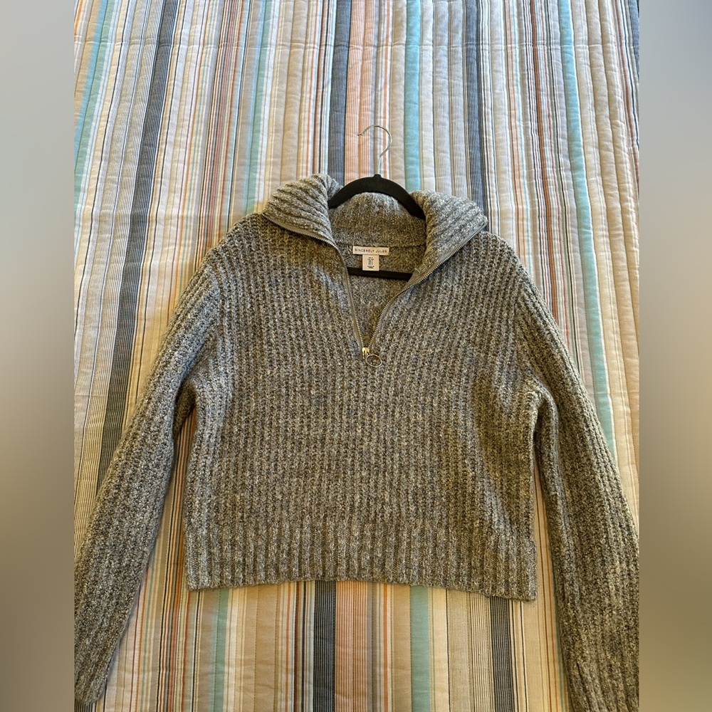 Sincerely Jules Cropped Grey Sweatshirt Size S